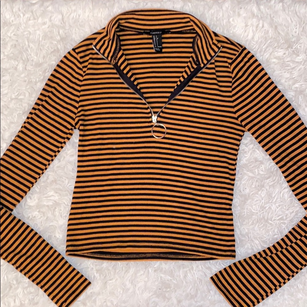 Long Sleeve Striped Collared Crop Top